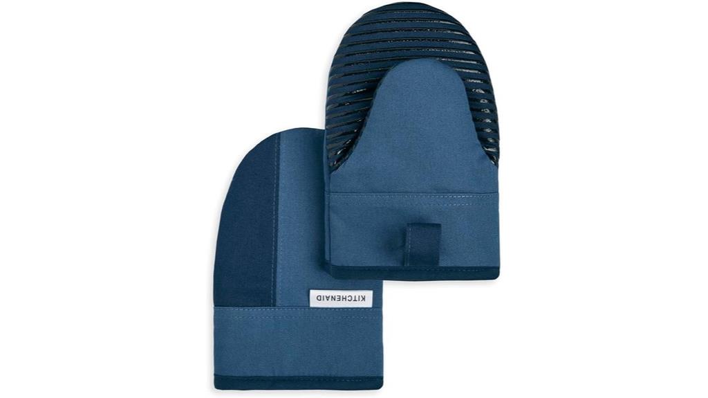 stylish oven mitt set