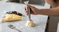How to Choose Dessert Decorating Tools