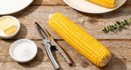I’ll Never Shuck Corn Again After Learning An Ingenious Trick That Takes Seconds